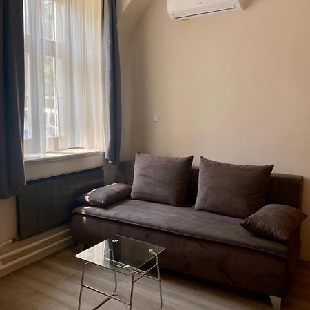 Peto Apartman Győr Esterno foto