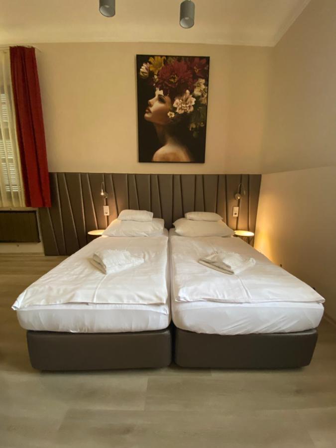 Peto Apartman Győr Esterno foto
