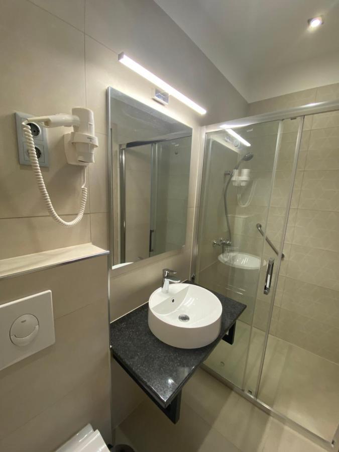 Peto Apartman Győr Esterno foto