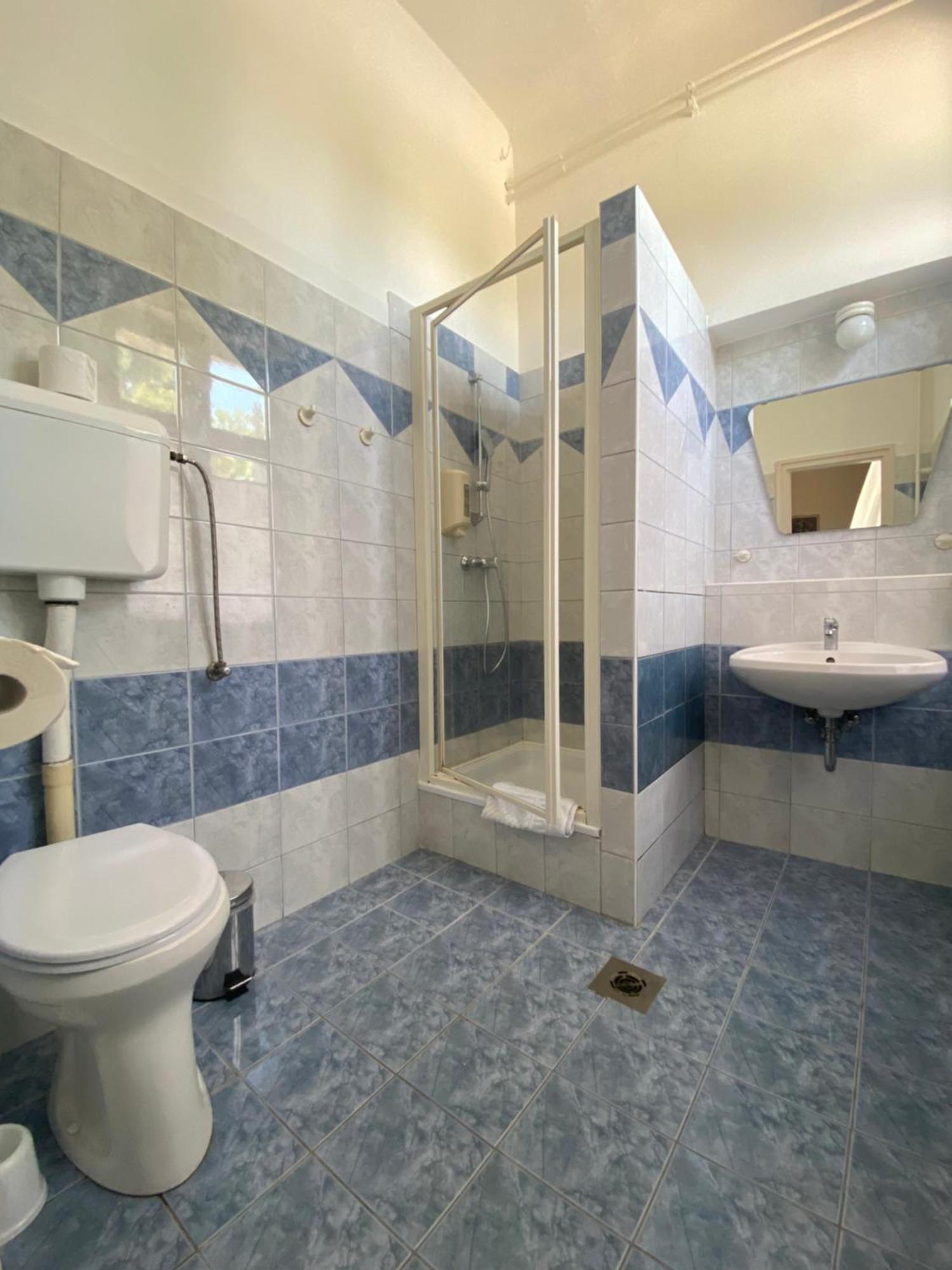 Peto Apartman Győr Esterno foto