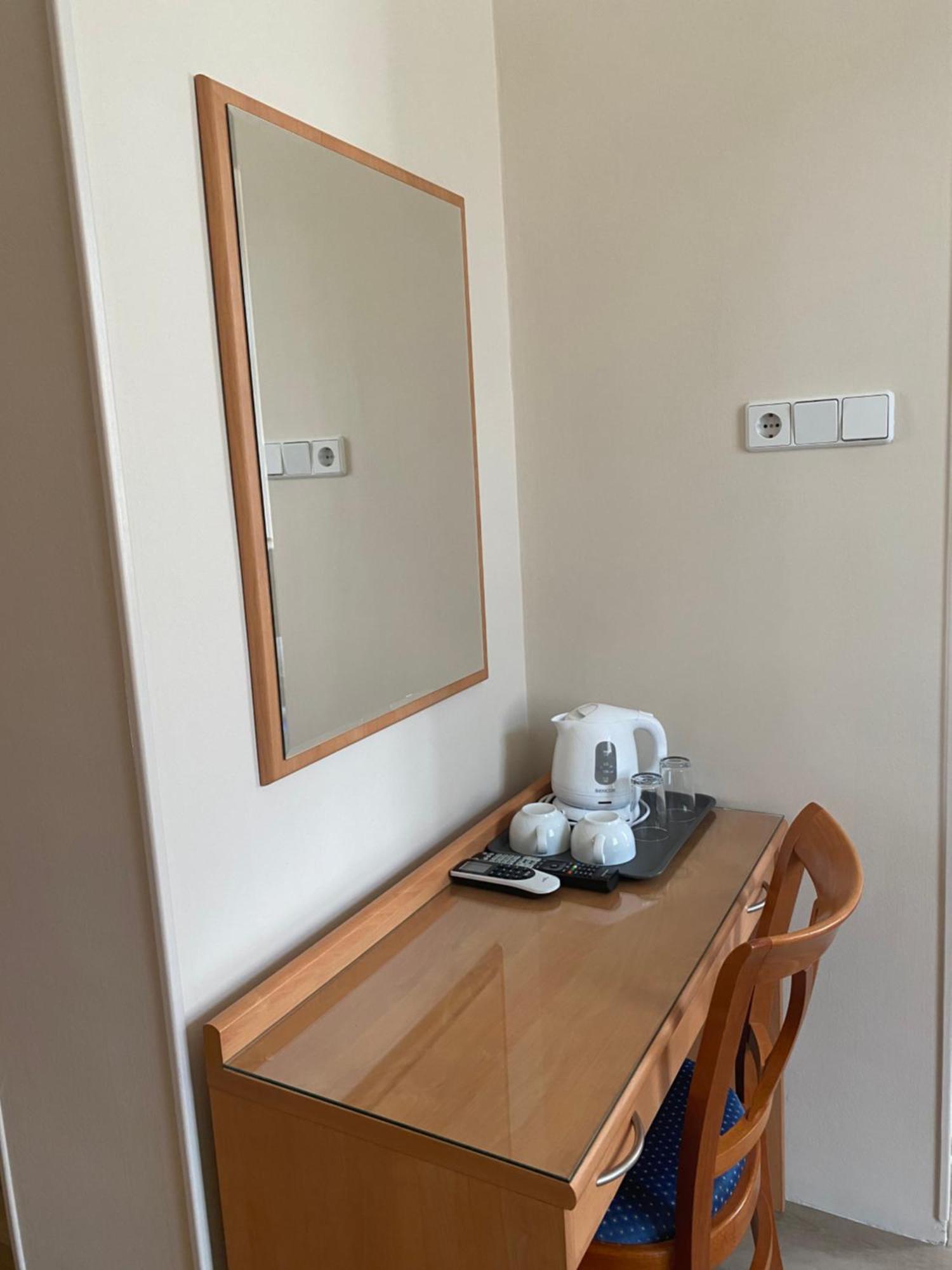 Peto Apartman Győr Esterno foto